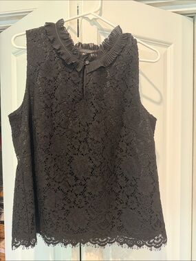 Black Lace Sleeveless Ruffled Collar Top